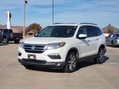 Used 2017 Honda Pilot Elite image 2