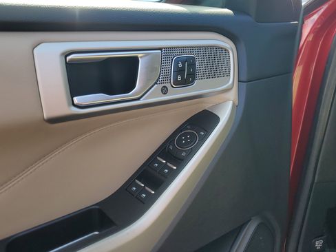 Certified 2021 Ford Explorer Limited w/ Equipment Group 301A image 22