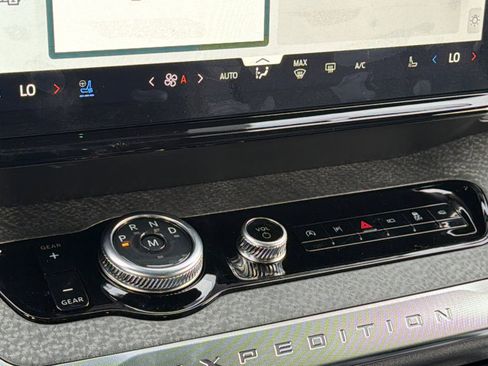 New 2026 Ford Expedition Tremor image 14