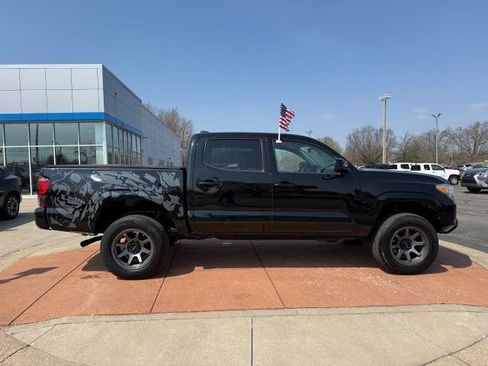 Used 2020 Toyota Tacoma SR w/ SR Convenience Package RWD image 10