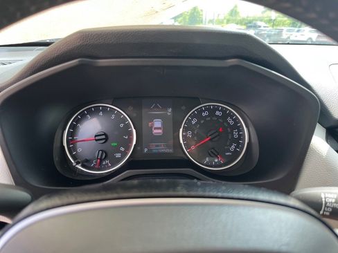 Used 2020 Toyota RAV4 XLE Premium image 10