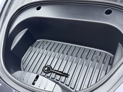 Used 2023 Tesla Model 3 Standard Range image 64