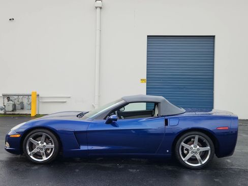 Used 2006 Chevrolet Corvette Convertible w/ Preferred Equipment Group image 2