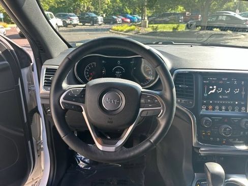 Used 2018 Jeep Grand Cherokee Altitude AWD/4WD image 13