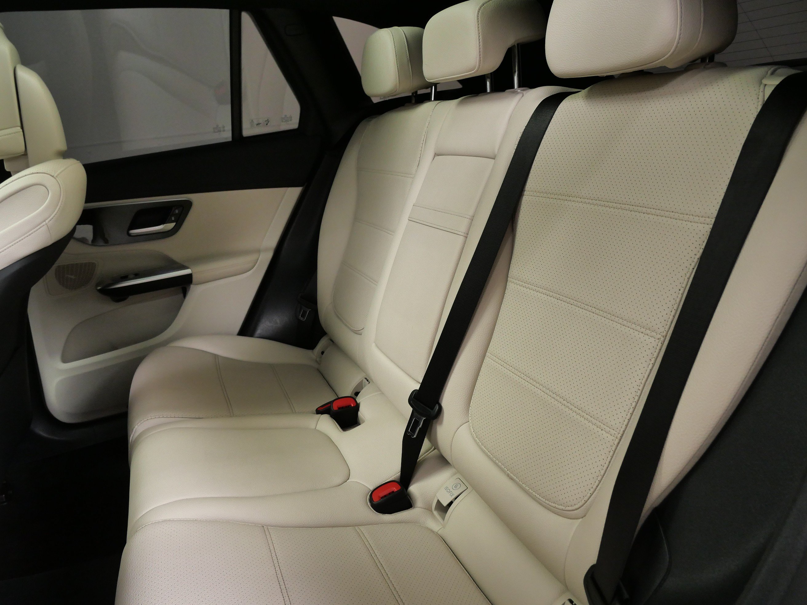 Used 2023 Mercedes-Benz GLC 300 4MATIC image 17