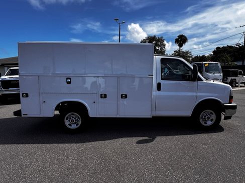 New 2025 GMC Savana 3500 w/ Power Convenience Package RWD image 4