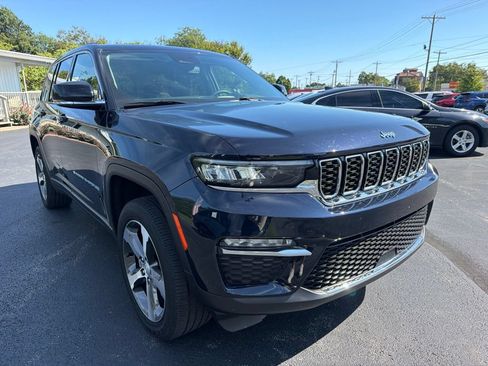 Used 2023 Jeep Grand Cherokee 4WD 4xe image 3