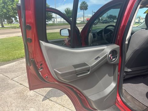 Used 2015 Nissan Xterra X image 10