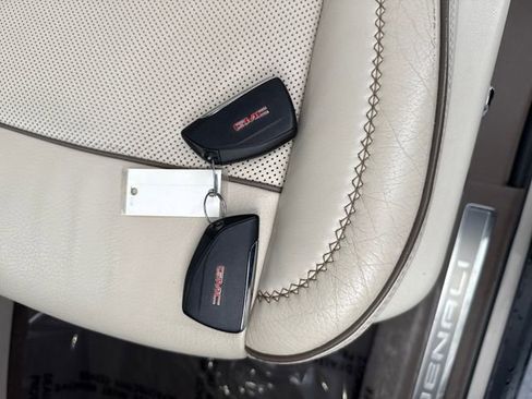 Used 2021 GMC Yukon Denali image 26