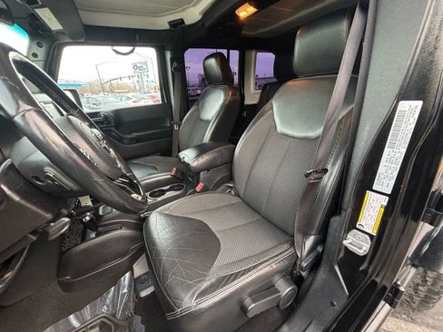 Used 2016 Jeep Wrangler Unlimited Sahara image 9