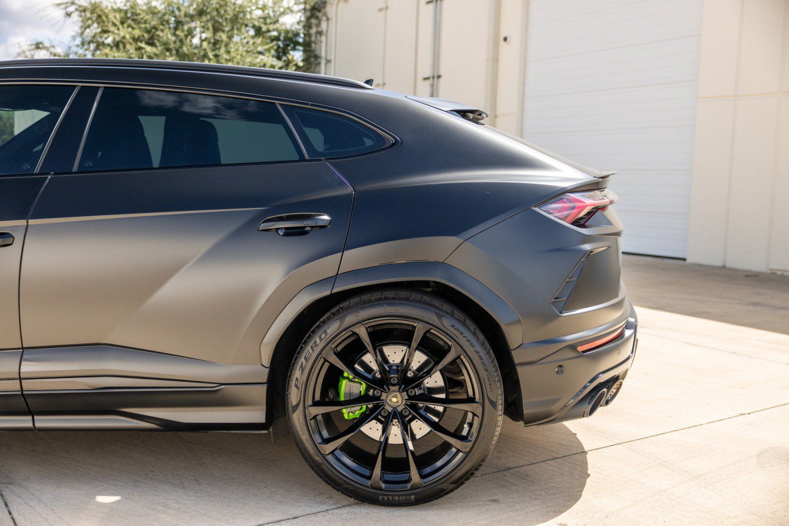Used 2022 Lamborghini Urus AWD/4WD image 9