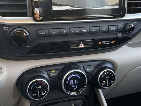 Certified 2024 Hyundai Venue Limited image 19