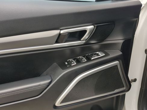 Used 2020 Kia Telluride LX FWD image 11