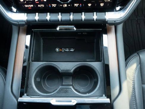 Used 2025 GMC Yukon Denali w/ LPO, Floor Liner Package image 23