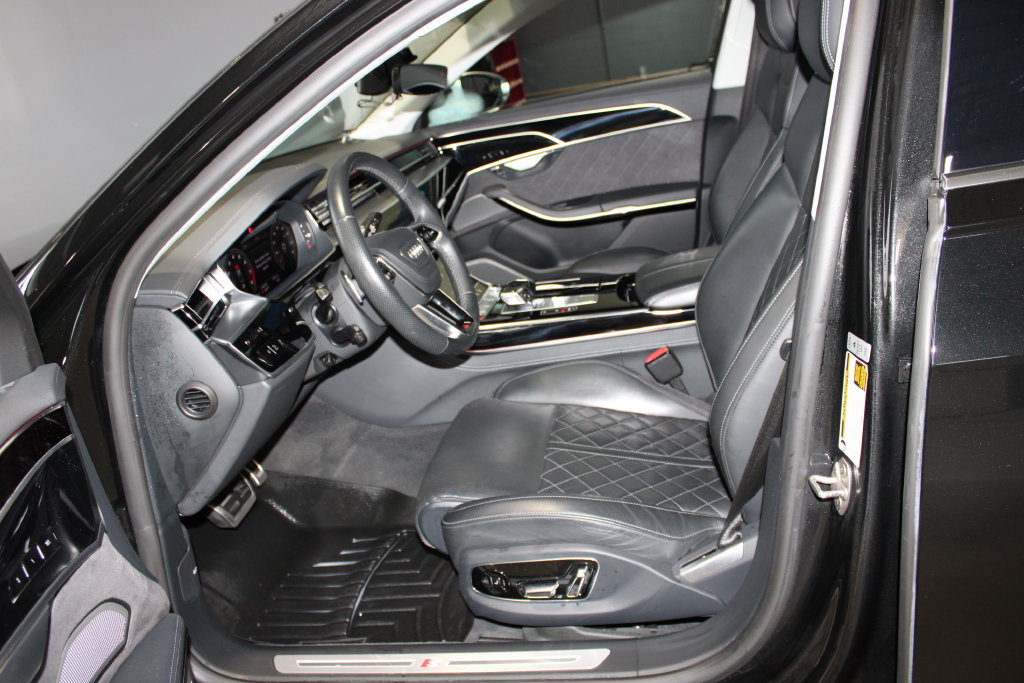 Used 2023 Audi S8 AWD/4WD image 7