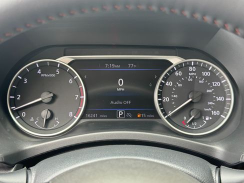 Used 2025 Nissan Sentra SR w/ SR Premium Package FWD image 18