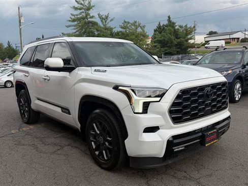 Used 2024 Toyota Sequoia Platinum AWD/4WD image 3