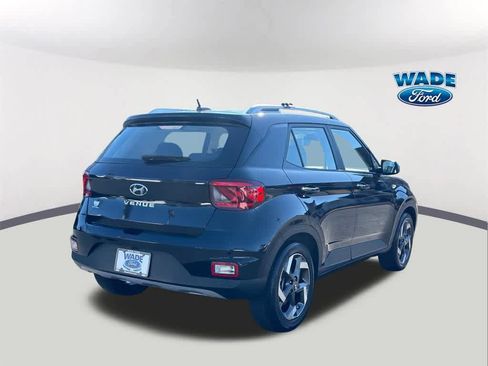 Used 2023 Hyundai Venue SEL image 5