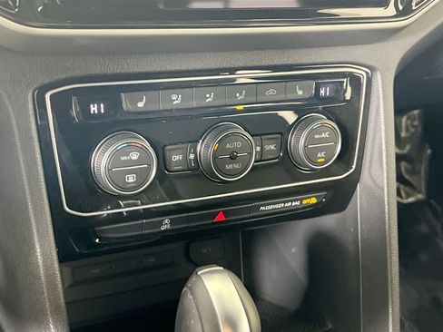 Used 2023 Volkswagen Atlas Cross Sport SE image 15