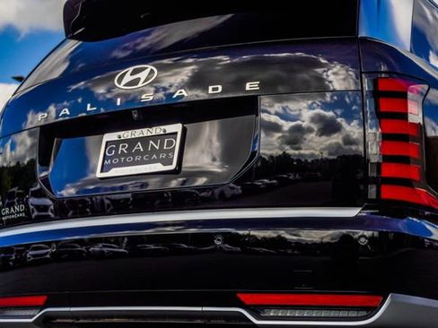 Certified 2026 Hyundai Palisade Calligraphy FWD image 13
