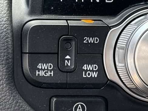 Used 2024 RAM 1500 Laramie AWD/4WD image 32