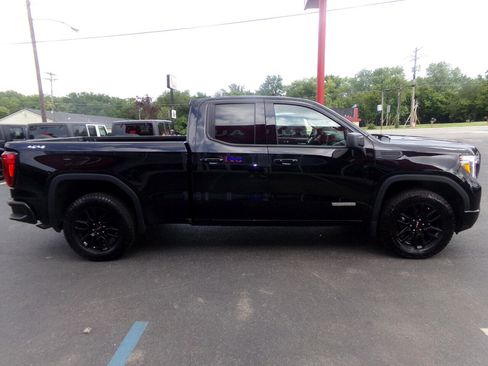 Used 2022 GMC Sierra 1500 Elevation image 2