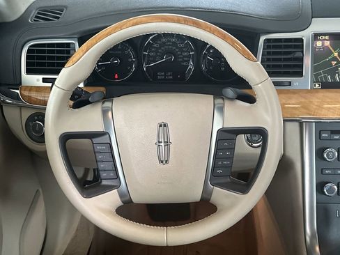 Used 2010 Lincoln MKS image 16