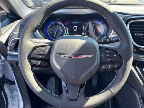 New 2026 Chrysler Pacifica Limited w/ S Appearance Package image 16