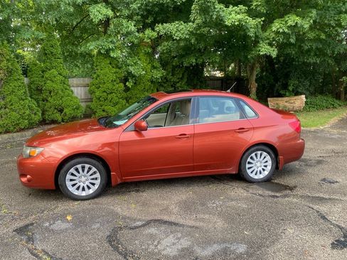 Used 2011 Subaru Impreza 2.5i Premium w/ PWR Moonroof Value Pkg AWD/4WD image 2