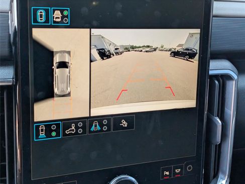 Used 2026 GMC Acadia Elevation w/ Elevation Premium Package FWD image 26