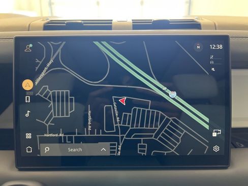 New 2024 Land Rover Defender 110 SE image 27