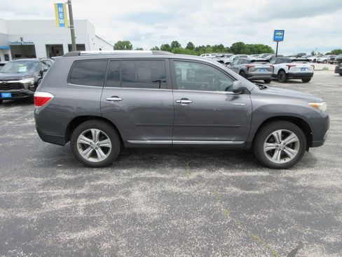 Used 2011 Toyota Highlander Limited w/ Tow Pkg AWD/4WD image 6