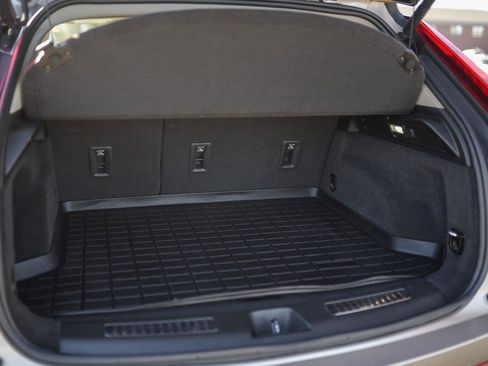 Used 2022 Cadillac XT4 Premium Luxury w/ Enhanced Visibility Package image 13