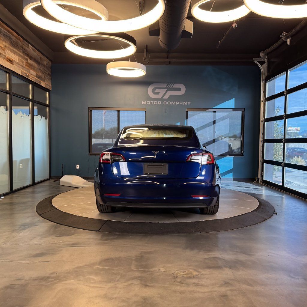 Used 2019 Tesla Model 3 Long Range RWD image 4