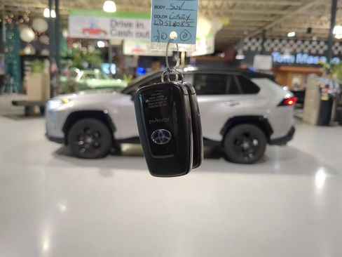Used 2020 Toyota RAV4 XSE AWD/4WD image 4