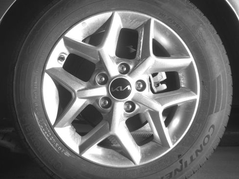 Used 2025 Kia Soul LX w/ LX Technology Package FWD image 14