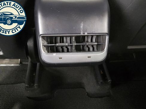 Used 2021 Tesla Model Y Long Range AWD/4WD image 24
