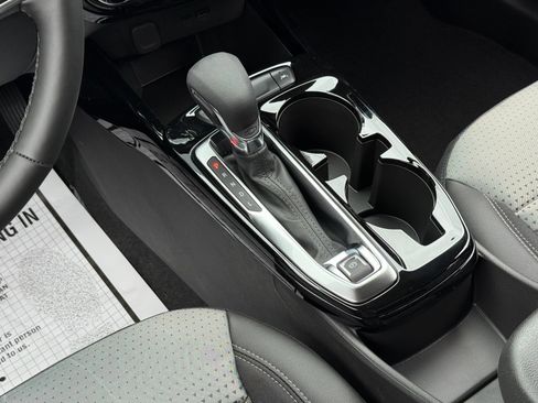 New 2026 Chevrolet Trax LT w/ Midnight Edition FWD image 17
