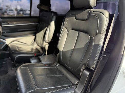 Used 2021 Jeep Grand Cherokee L Overland w/ Advanced Protech Group III image 4