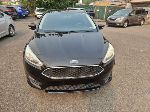 Used 2015 Ford Focus SE w/ SE Sport Package FWD image 8