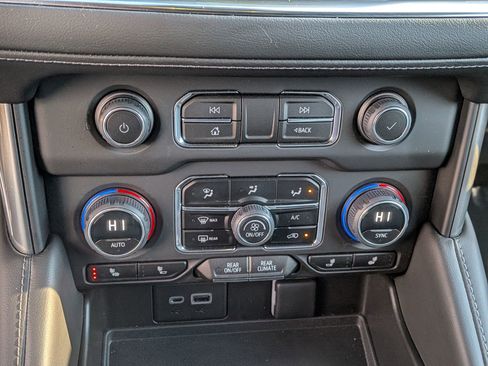 Used 2023 Chevrolet Tahoe Z71 w/ Z71 Off-Road Package image 30