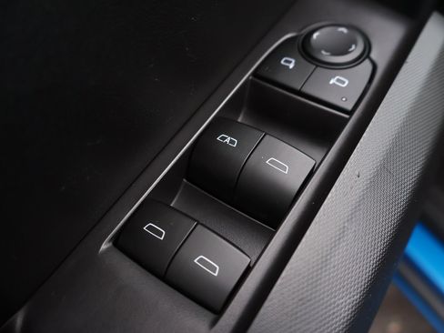 Used 2023 Chevrolet Colorado LT w/ LT Convenience Package image 7