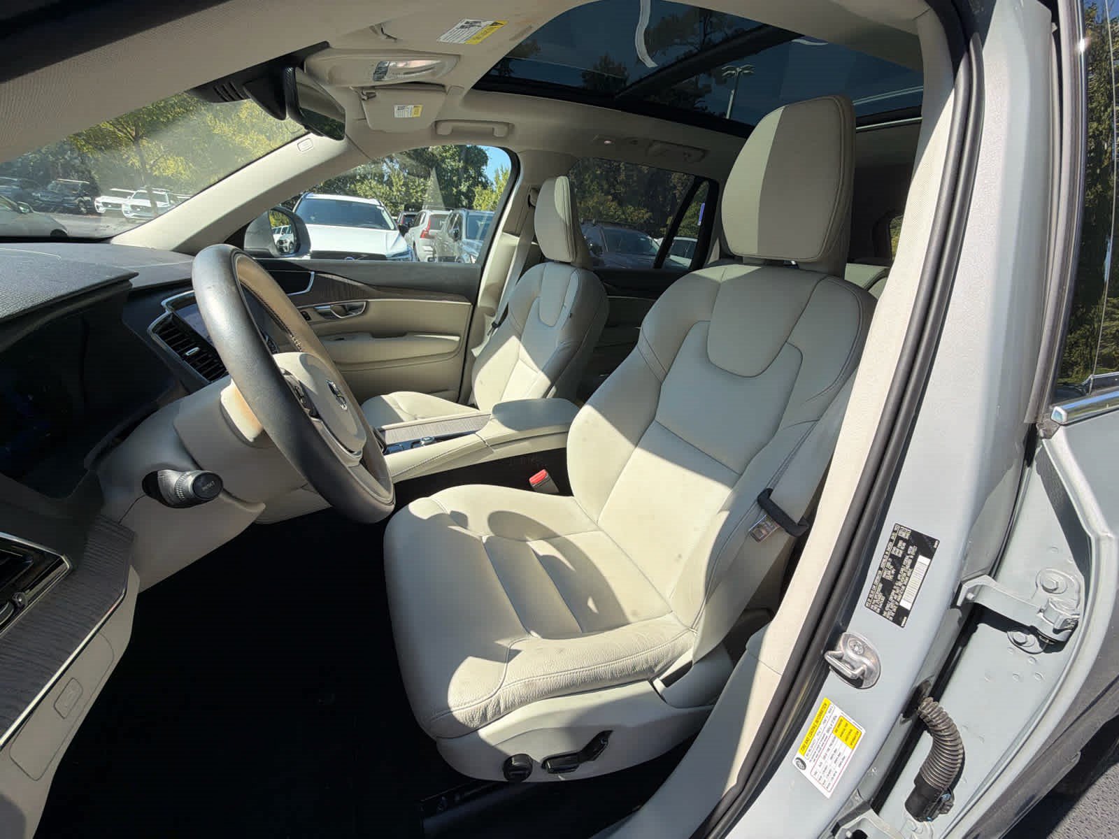 Used 2024 Volvo XC90 B5 Plus w/ Protection Package AWD/4WD image 26