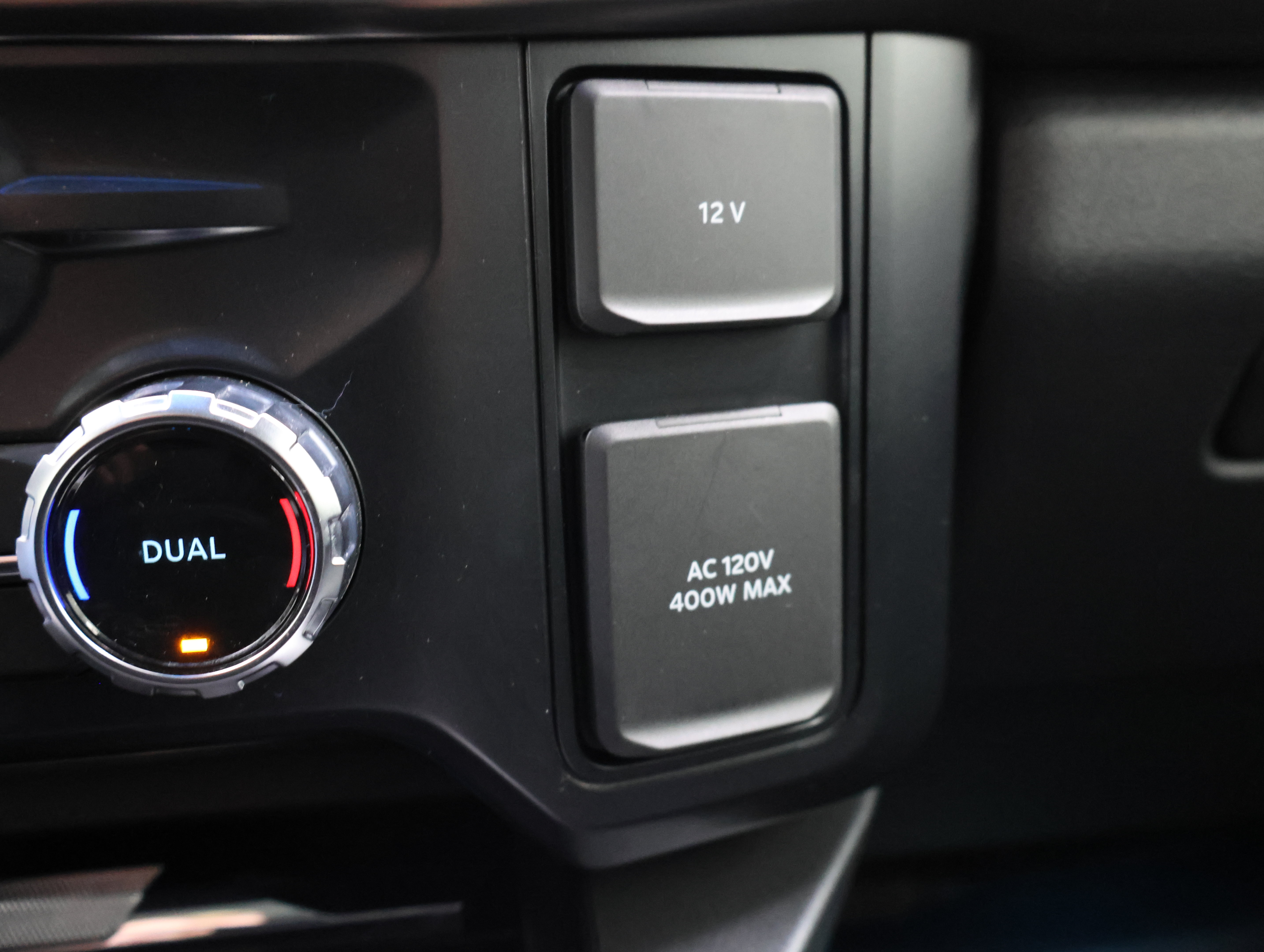 Used 2023 Ford F350 Lariat w/ Lariat Ultimate Package AWD/4WD image 55