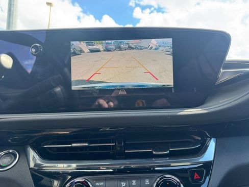 Used 2025 Buick Envista Sport Touring image 17