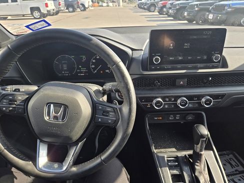 Used 2023 Honda CR-V Sport image 8