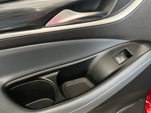 Used 2024 Buick Enclave Premium image 23