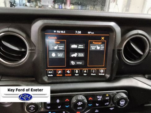 Used 2023 Jeep Wrangler Unlimited Sahara w/ Cold Weather Group AWD/4WD image 43