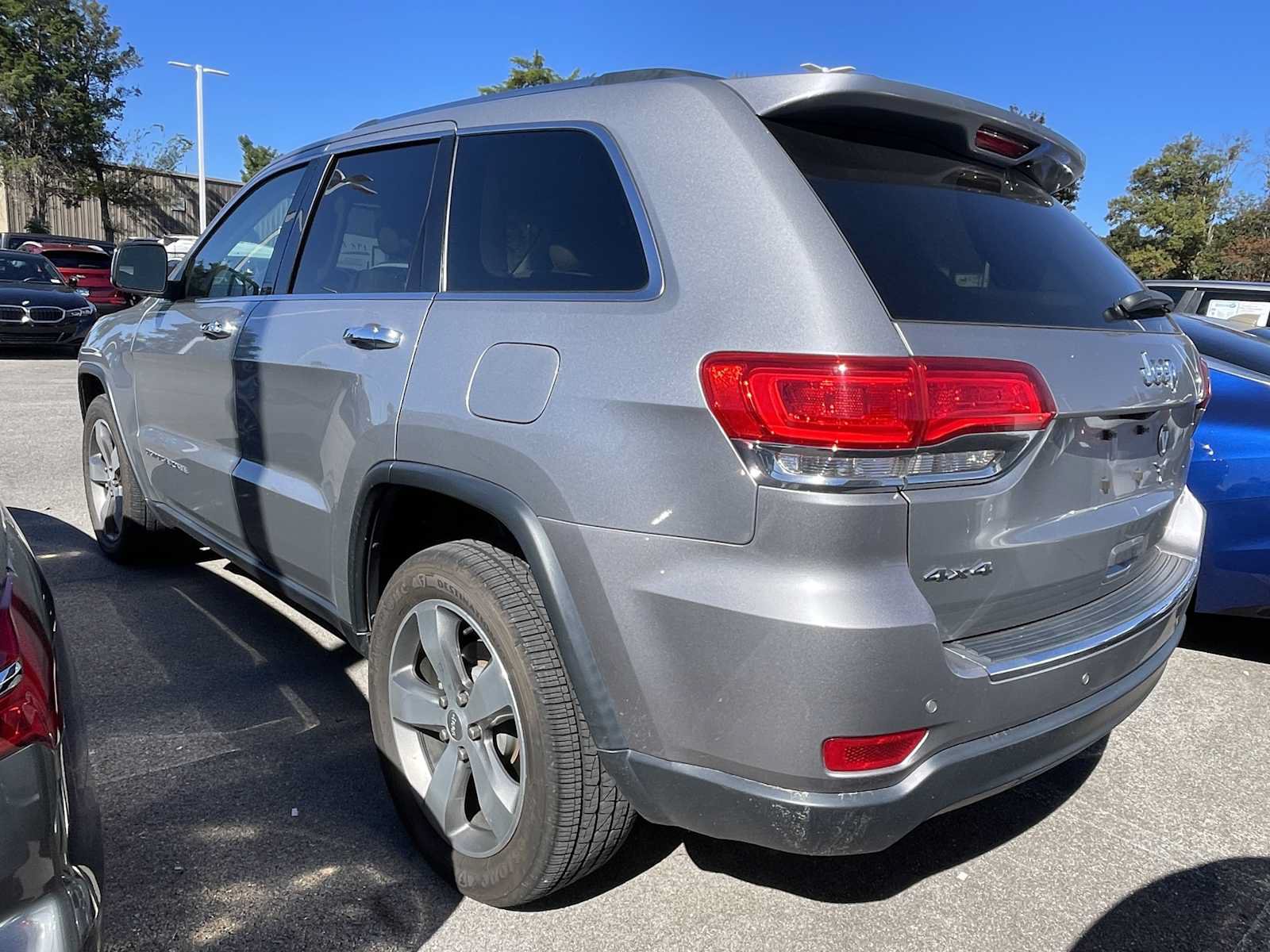 Used 2016 Jeep Grand Cherokee Limited w/ Luxury Group II AWD/4WD image 4