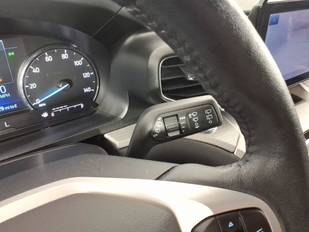 Used 2021 Ford Explorer XLT w/ Equipment Group 202A AWD/4WD image 28
